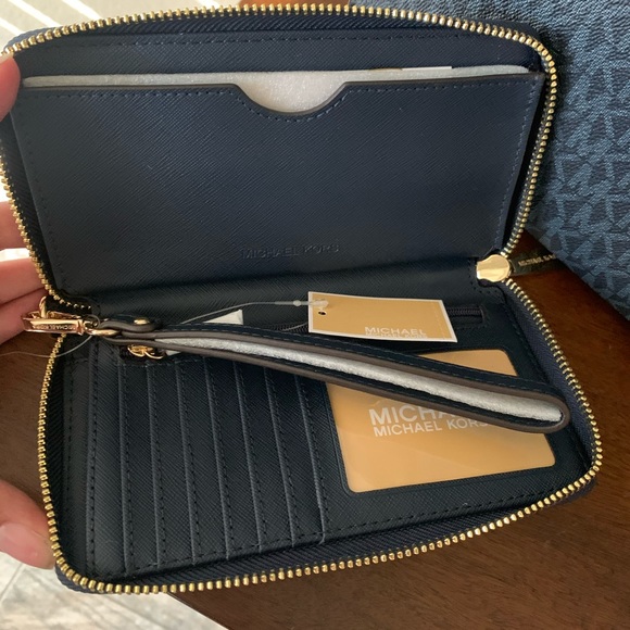 New🦋 Mk large MOTT satchel & wallet navy - Picture 3 of 16